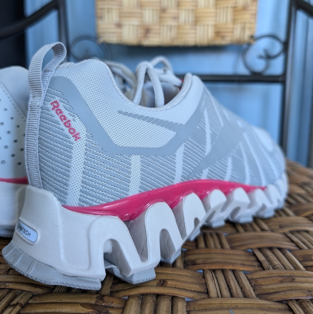 NWOT Reebok Trail Shoes - Picture 3 of 10